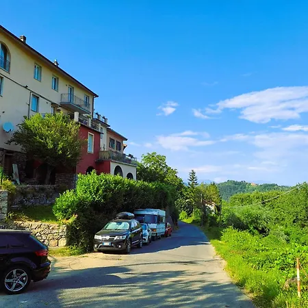 Casa Di Marco * Riccò del Golfo di Spezia